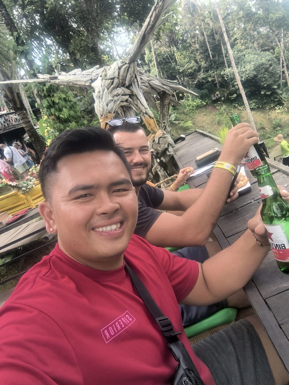 Best Bali Tours & Private Experiences Happy travelers with private Bali driver