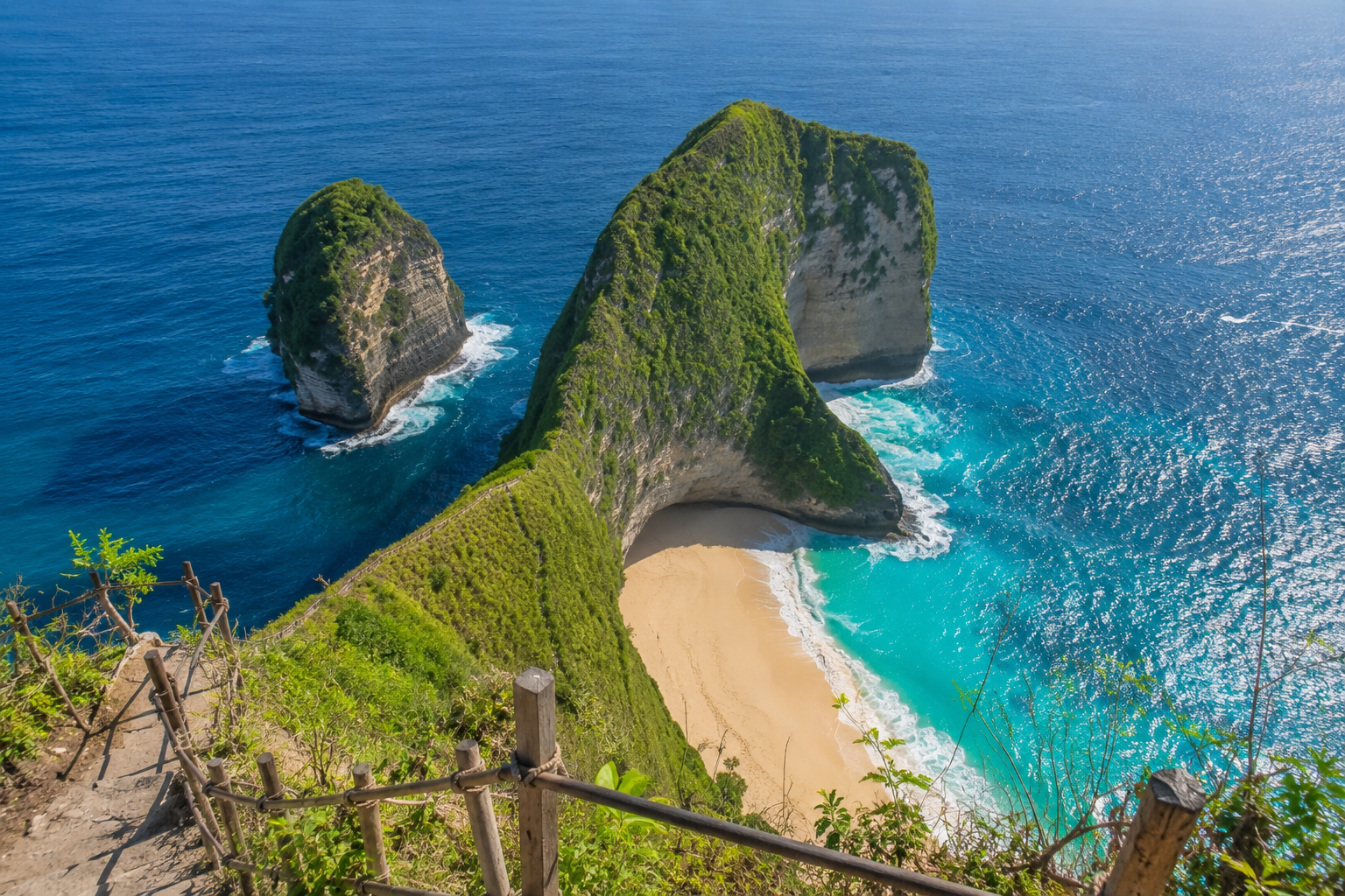 Nusa Penida Tour Kelingking Beach Nusa Penida.jpeg