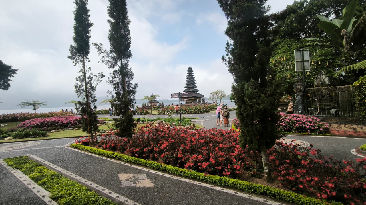 North Bali Custom Tour Ulun Danu Beratan Temple North Bali